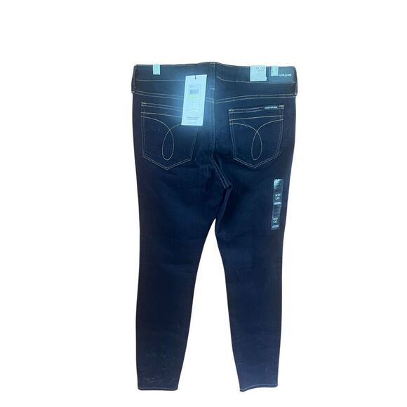 Calvin Klein Womans Super Skinny Mid Rise Jeans Sz 30/30 NWT - Picture 2 of 7
